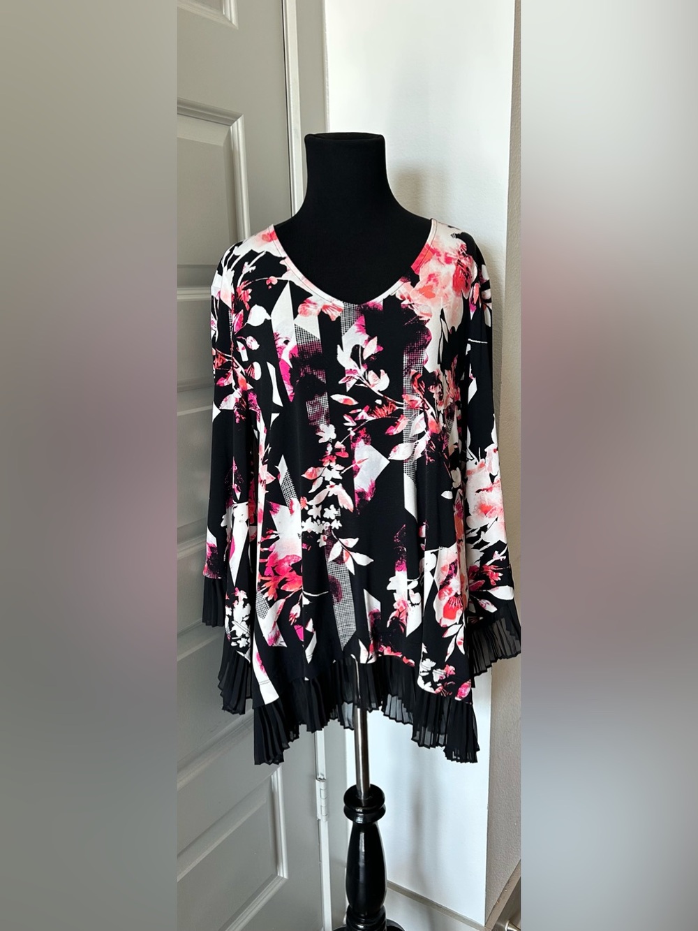 Alfani Black Top with Pink & White Floral Trim Size L